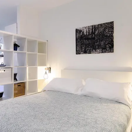 Hostini 2 - Downtown Apartmán