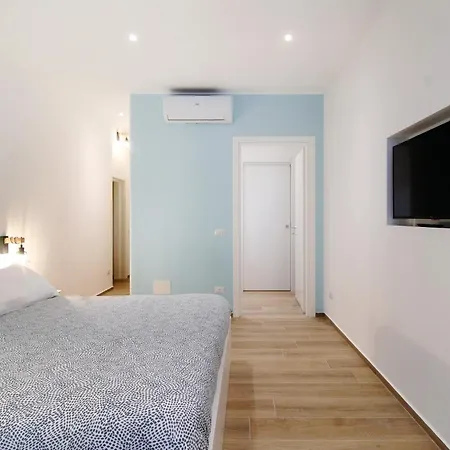 Apartment Hostini 2 - Downtown